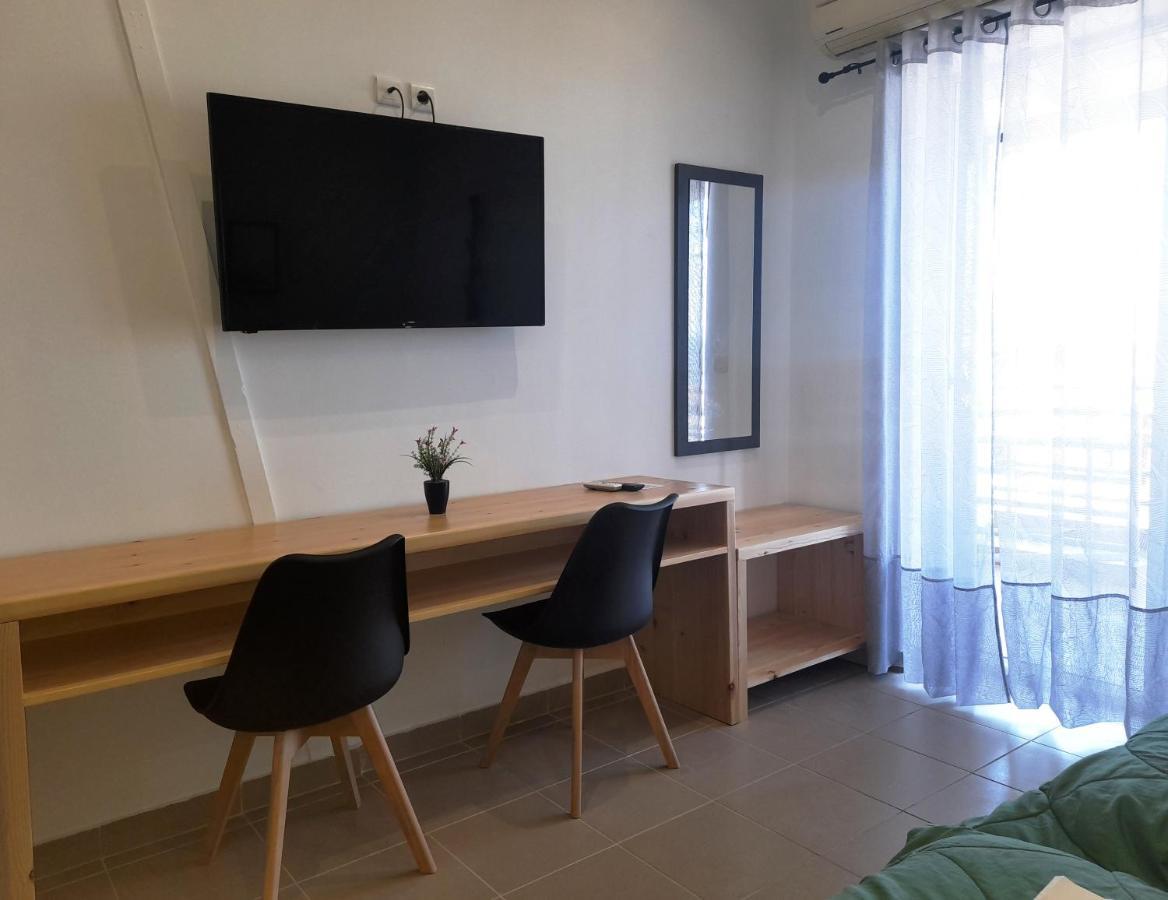 Johny's Apartment *
