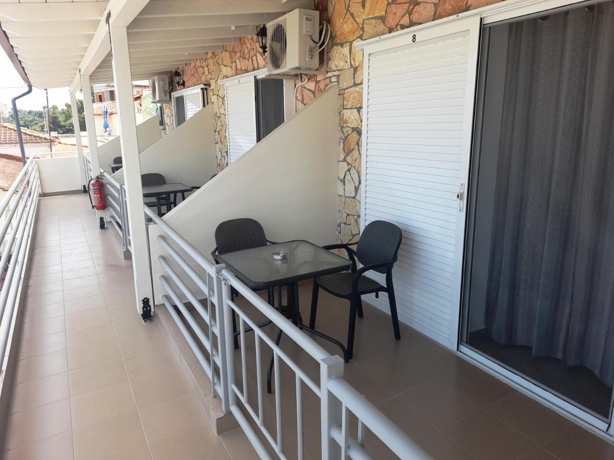 Johny's Kallithea (Chalkidiki)